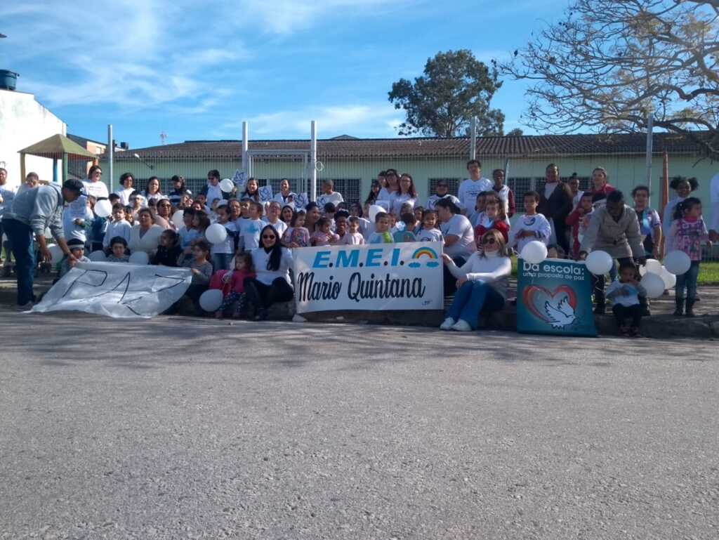 Escola pede paz na Guabiroba