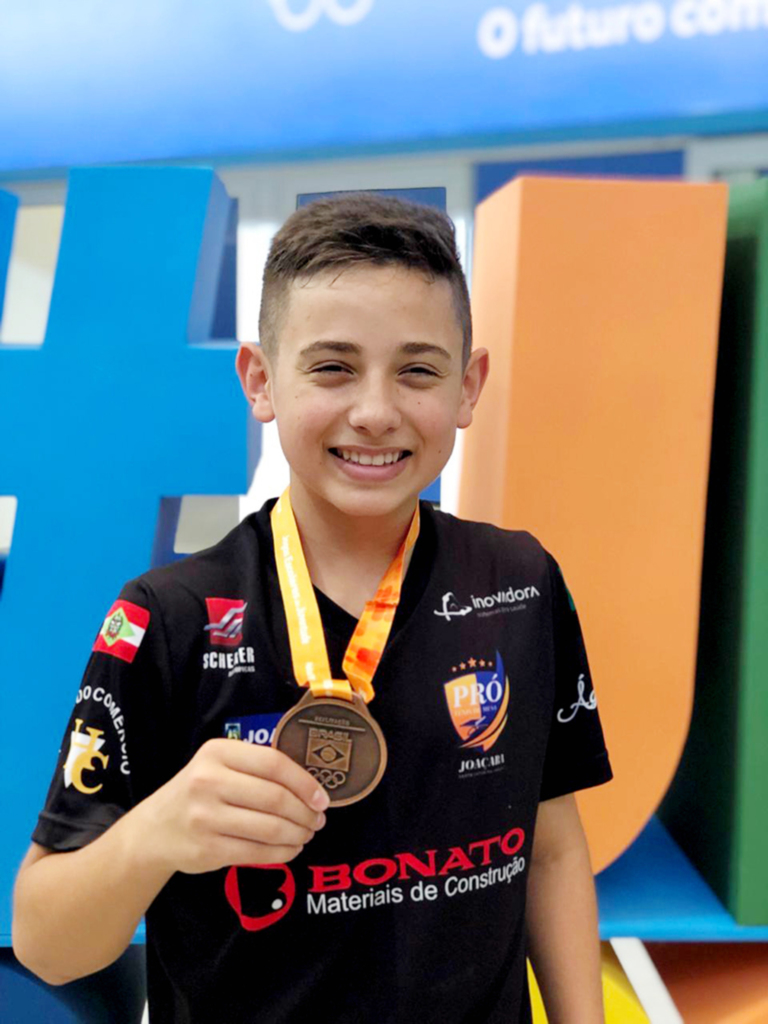  - Eduardo Fragoso, do Colégio Conexão de Joaçaba, conquista medalhas na etapa nacional dos Jogos Escolares.