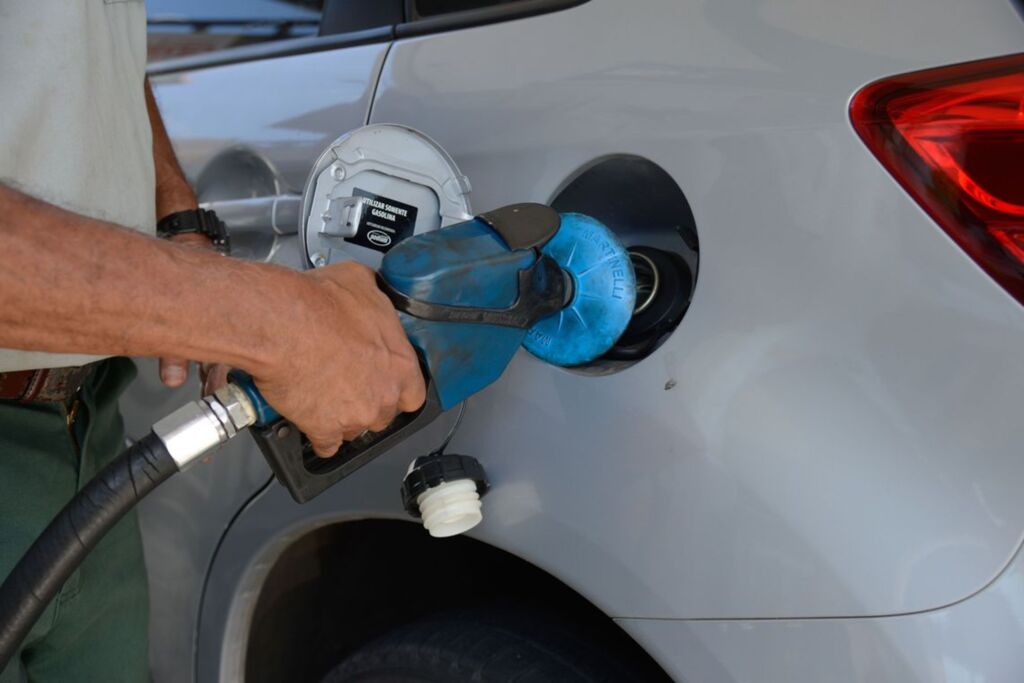 Com alta de 1,68% anunciada para quarta-feira, gasolina tem recorde de preço