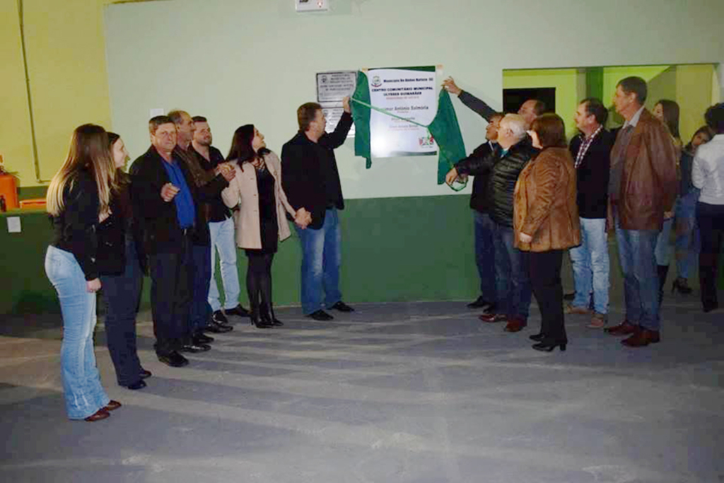 Administração  inaugura revitalização do  Centro Comunitário em Abdon Batista