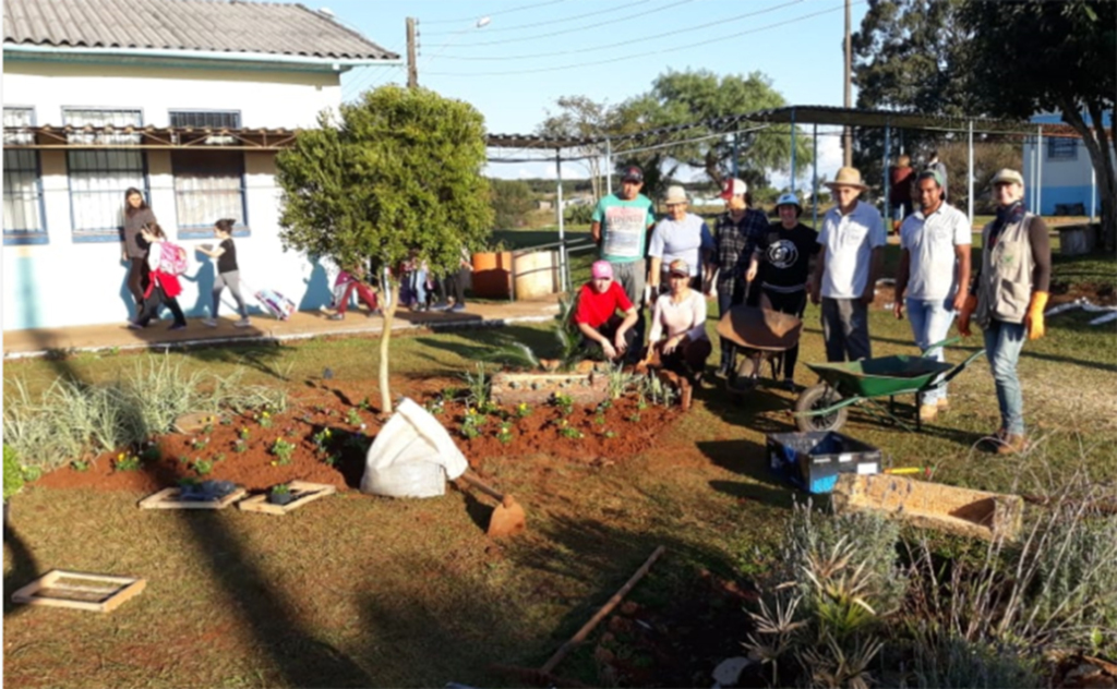 Esmeraldenses participaram de Curso de Jardinagem