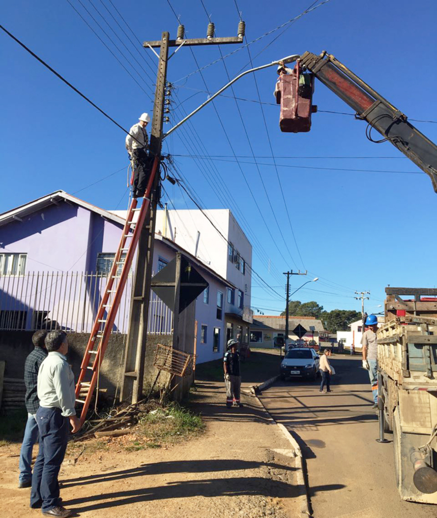Projeto contempla a troca de lâmpadas comuns por LED em Cerro