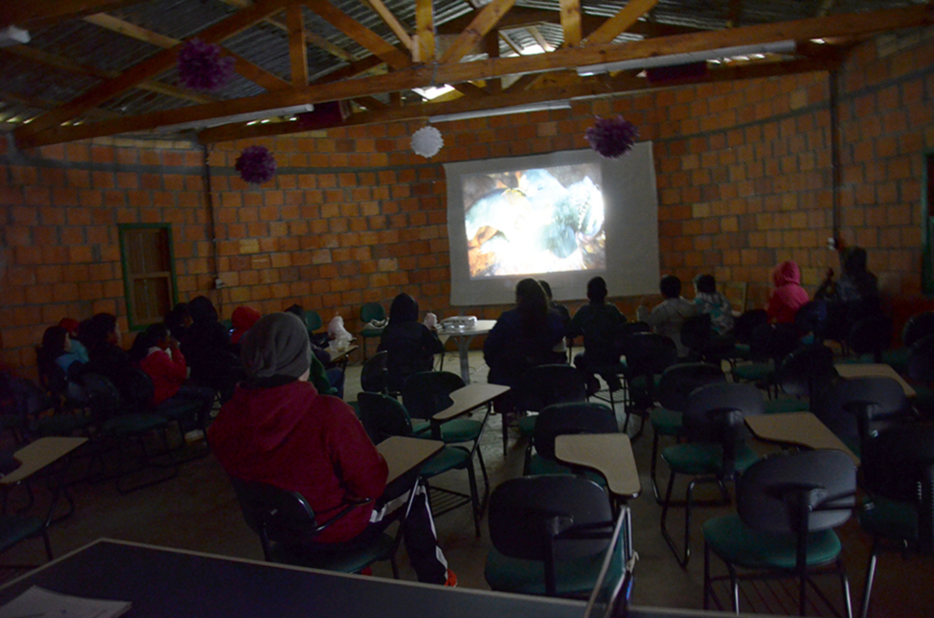 Sessão de cinema para retribuir boas  ações com o meio ambiente