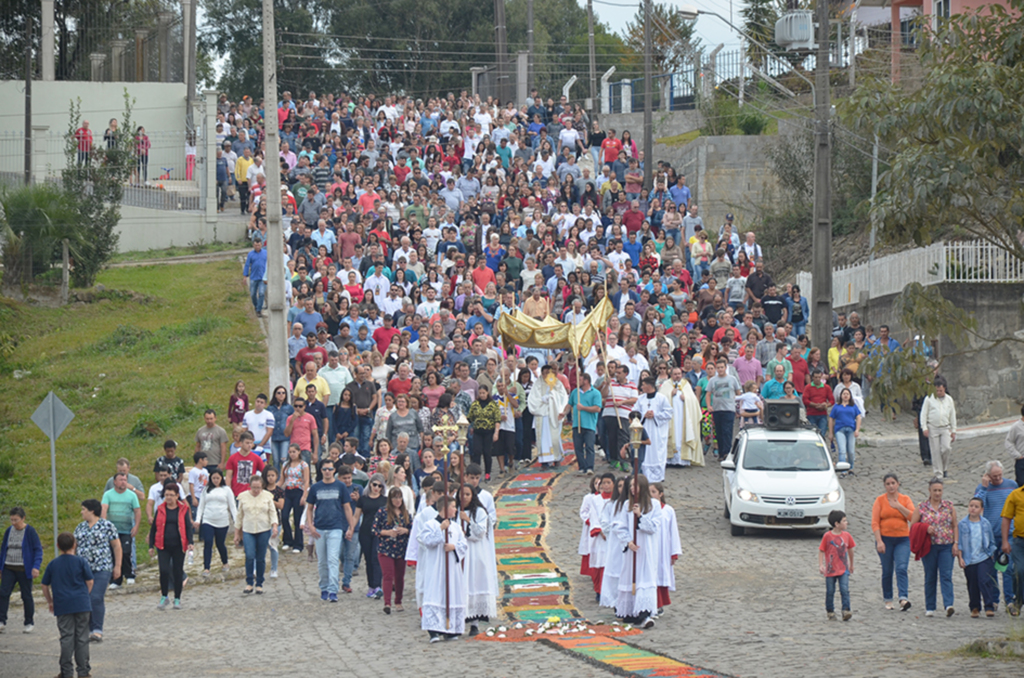 Celebração de Corpus Christi reúne fiéis em Anita