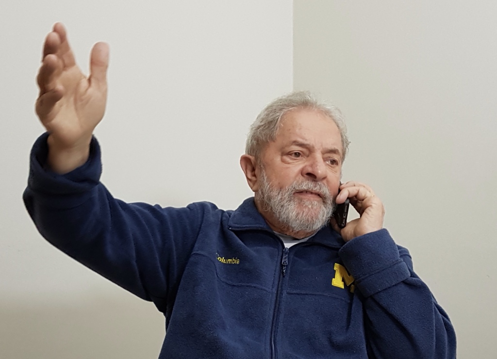Ministro do TSE nega pedido para excluir Lula de pesquisas