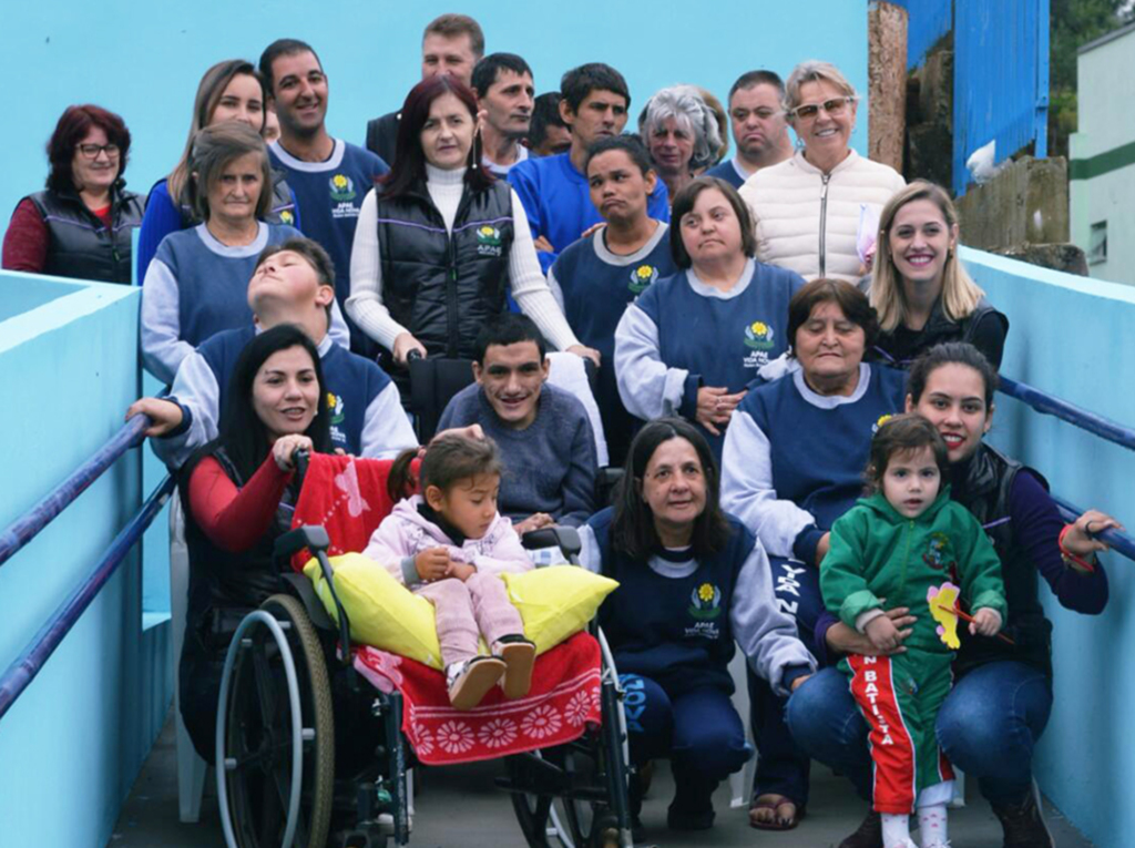 APAE de Abdon inaugura rampa de acessibilidade, em parceria com o Instituto Guga Kuerten