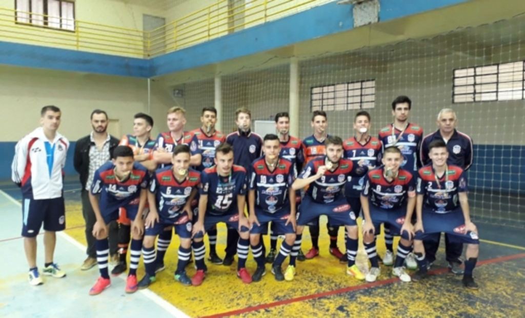 Radio Piratuba FM - Equipe de futsal AEP/DME, categoria Sub 18, de Piratuba