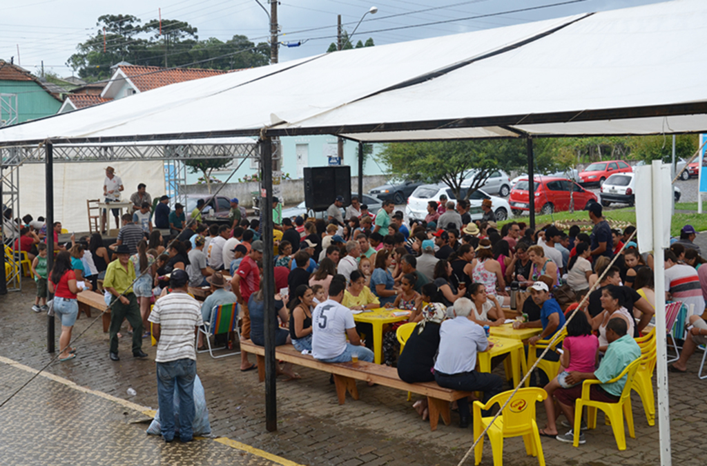 População anitense participou do bingo beneficente ao  Hospital Frei Rogério