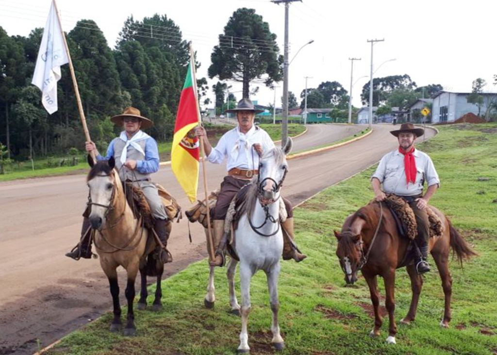 Cavaleiros de Lagoa Vermelha  visitaram a Região dos Lagos