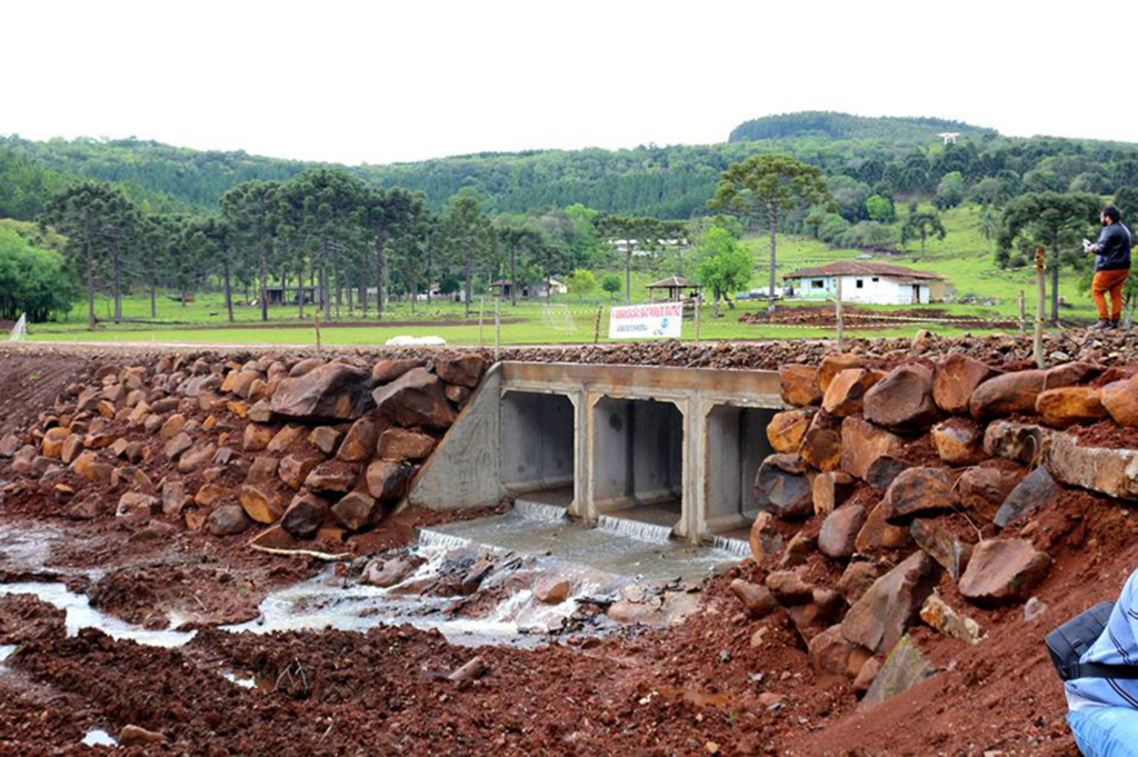 Galeria pluvial é inaugurada em Cerro Negro