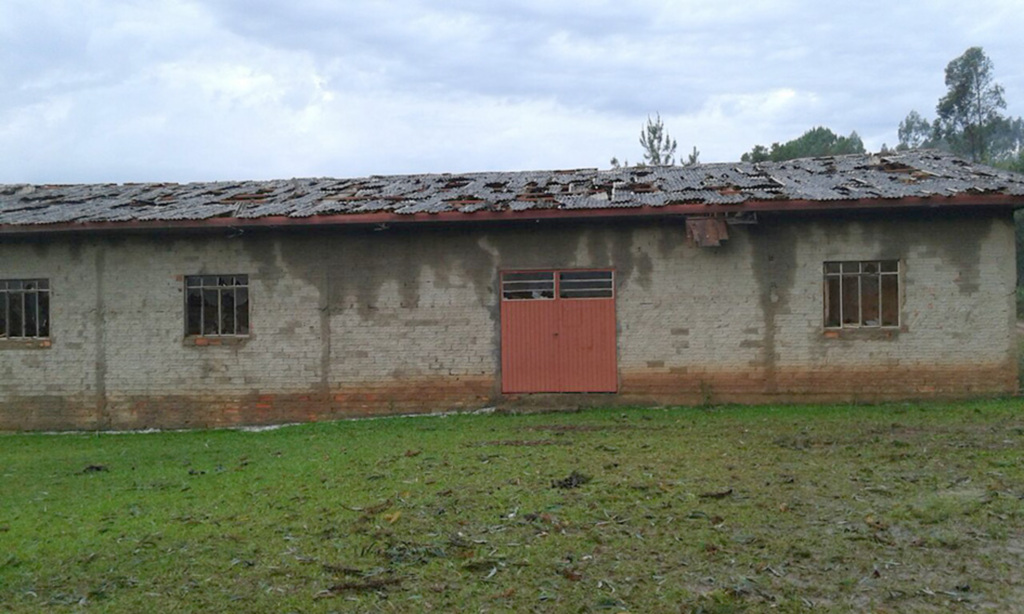Chuva de granizo causa estragos em municípios da Região dos Lagos