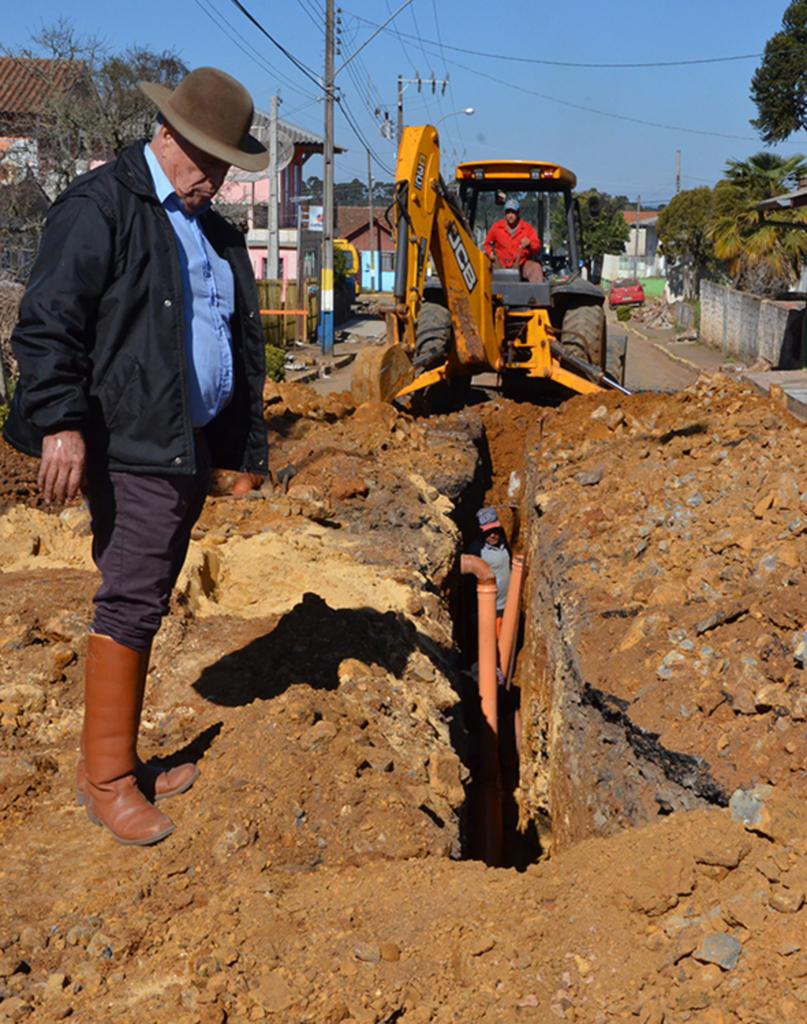 Canteiro de obras na sede de Capão Alto