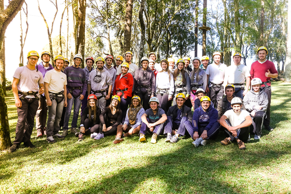 Jovens Empreendedores Copercampos participam de treinamento vivencial