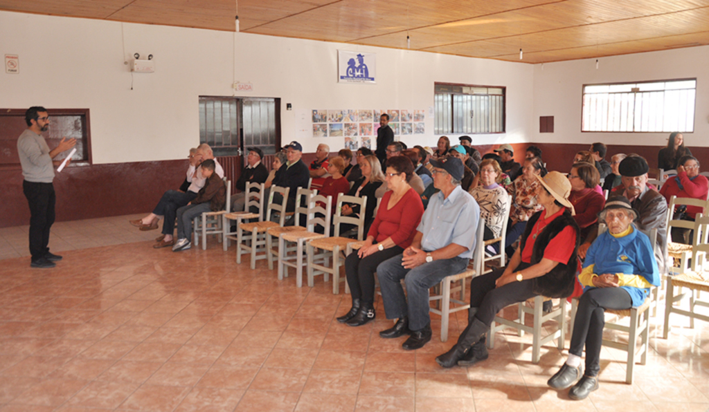 Sesc e Conselho Municipal do Idoso encerram Projeto 'Conta e Encanta' em Anita