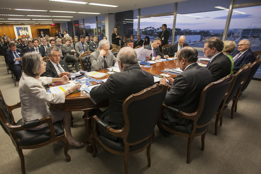 Ministros aprovam orçamento do STF para 2019