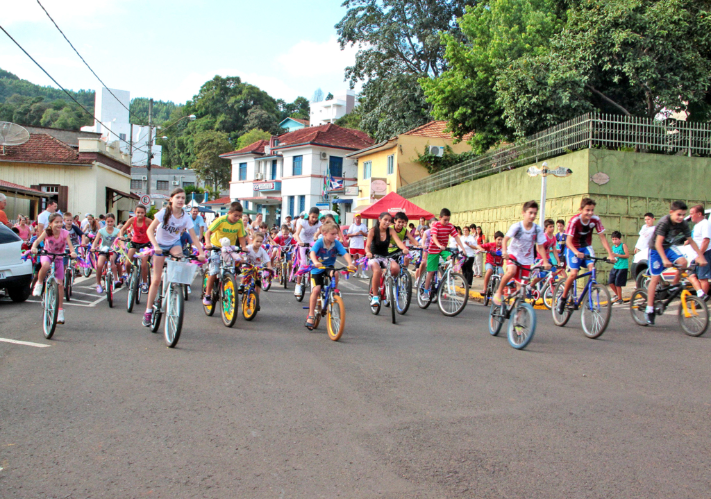 Corrida Rústica e Passeio Ciclístico