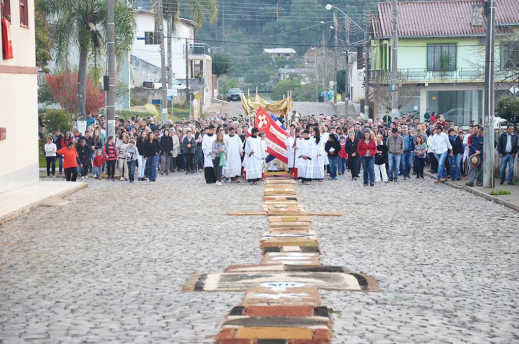 Celebração de Corpus Christi reuniu católicos em Anita Garibaldi