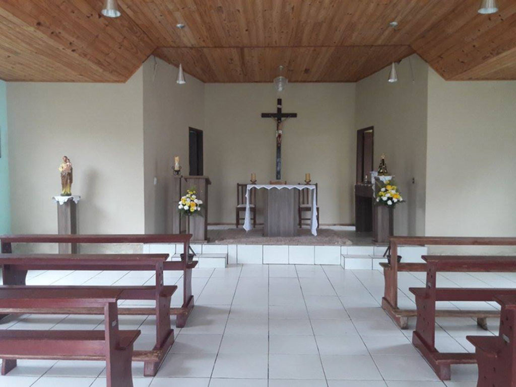 Igreja do bairro Aparecida está sendo restaurada em Anita
