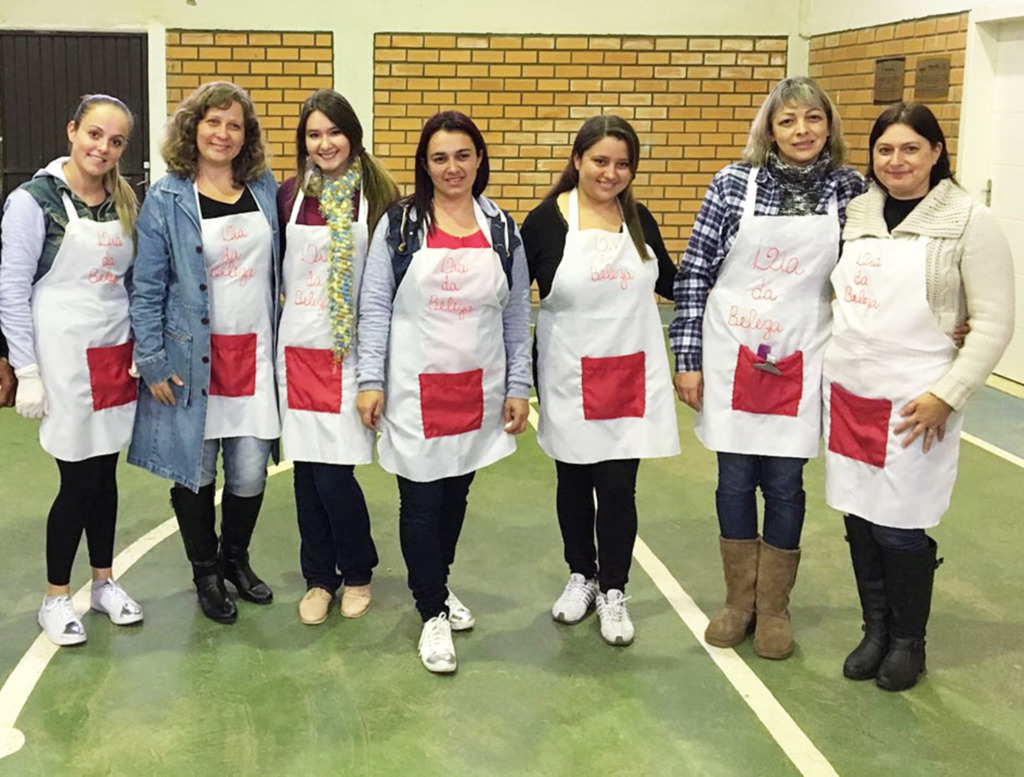 Igreja Adventista promoveu evento em  comemoração ao Dia das Mães