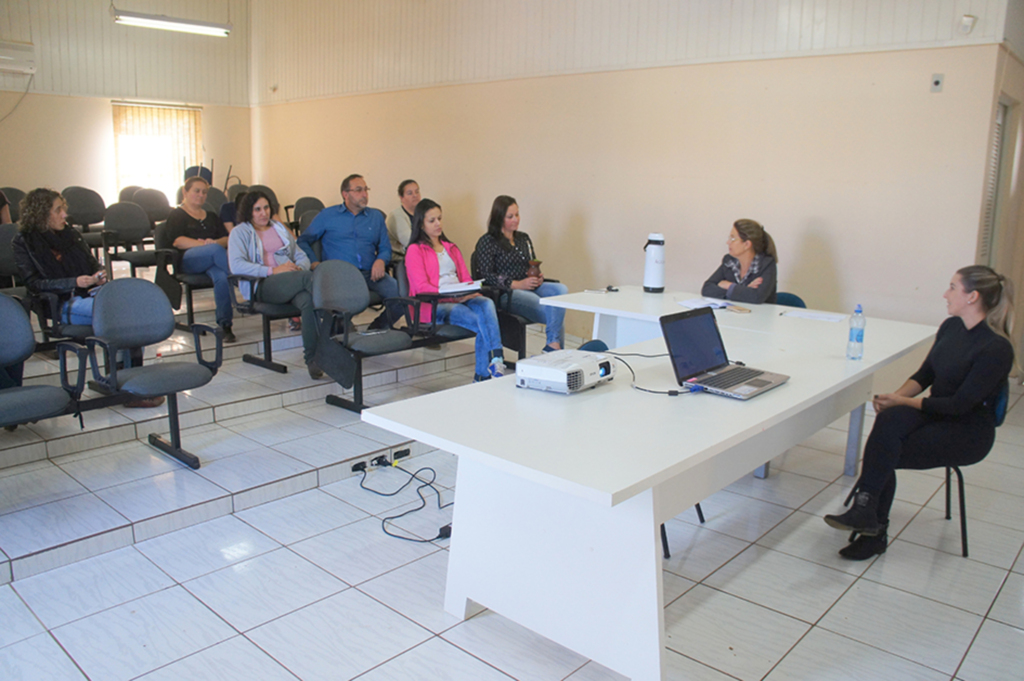 Pinhal da Serra realiza primeira Reunião de Rede Socioassistencial