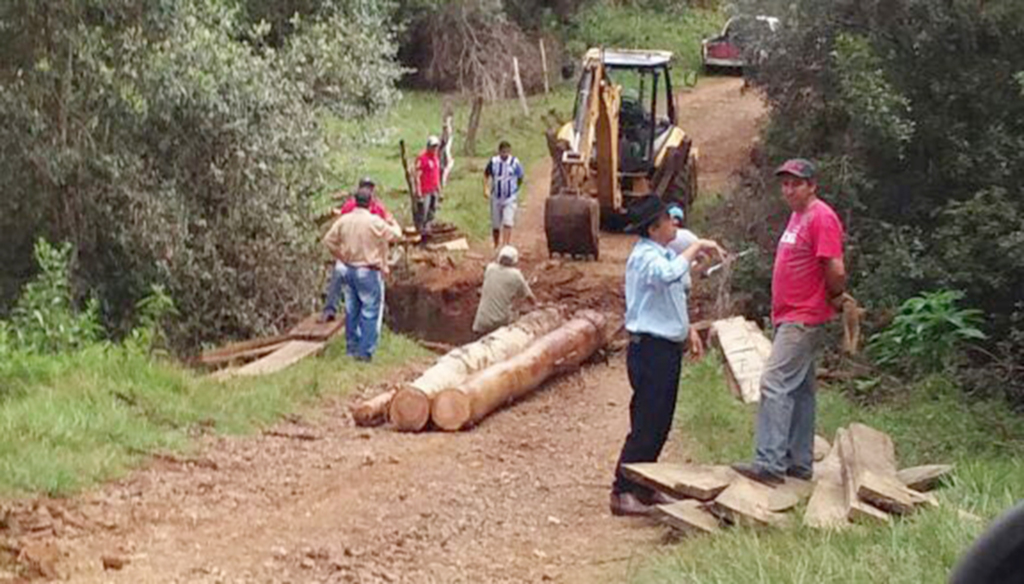 Pontes são reformadas no interior do município de Anita
