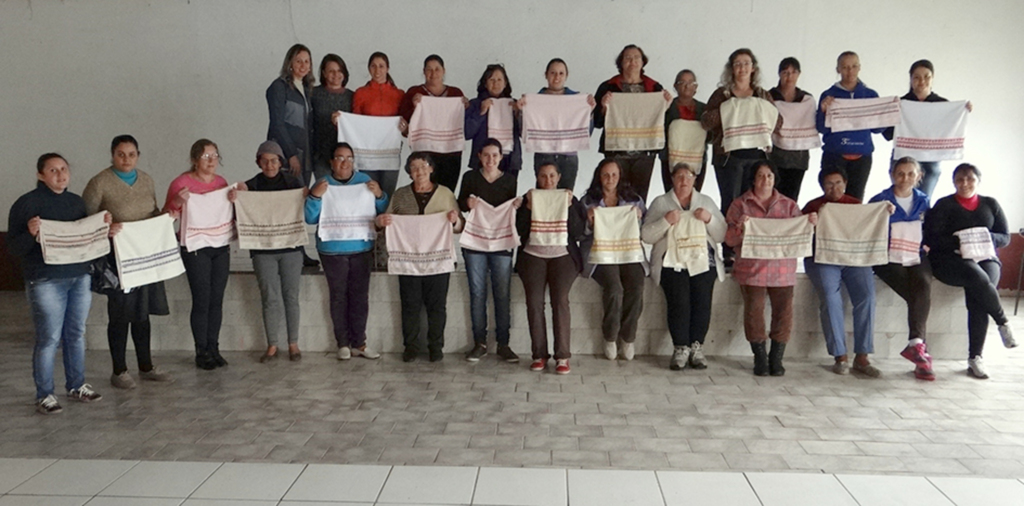 Curso de Bordado Crivo é iniciado em Celso Ramos
