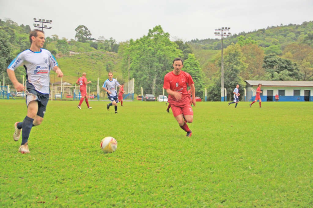 Dois jogos e seis gols no domingo, pelo Municipal de Futebol de Campo de Piratuba