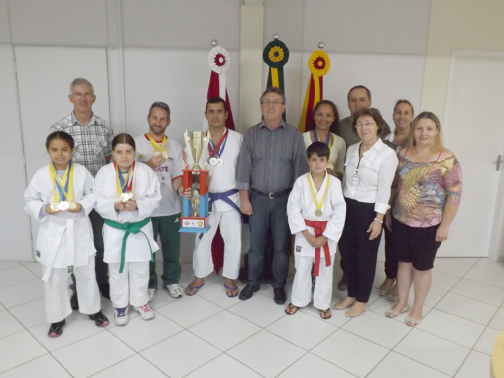 Ouro é Campeão Geral da 1ª Etapa do Estadual de Karatê