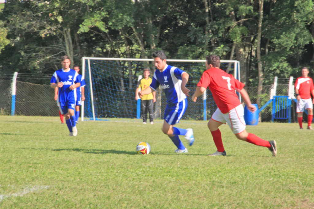 Três jogos e 23 gols na primeira rodada do Campeonato de Futebol Sete de Piratuba