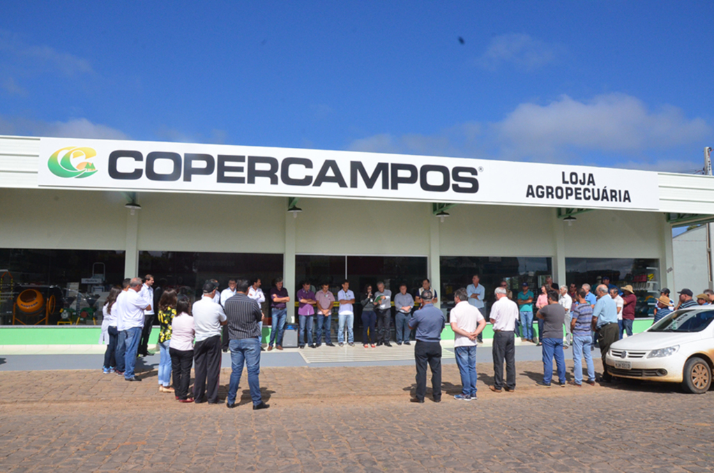 Espaço amplo e moderno: Copercampos reinaugura loja em Anita