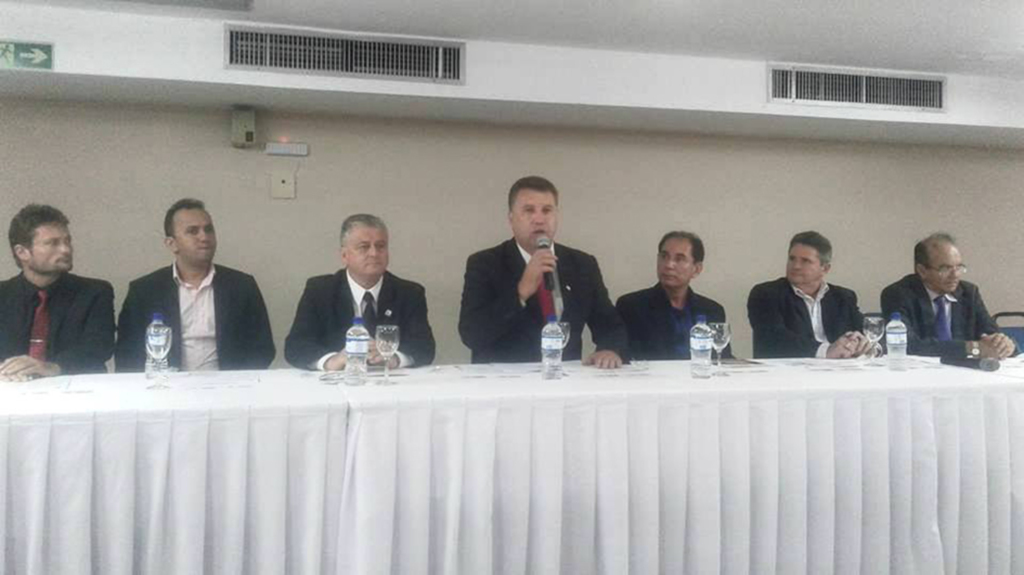 Lucimar Salmória assume presidência da AMUSUH