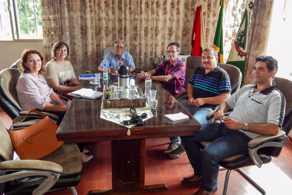 Prefeito recebe equipe da AMURES