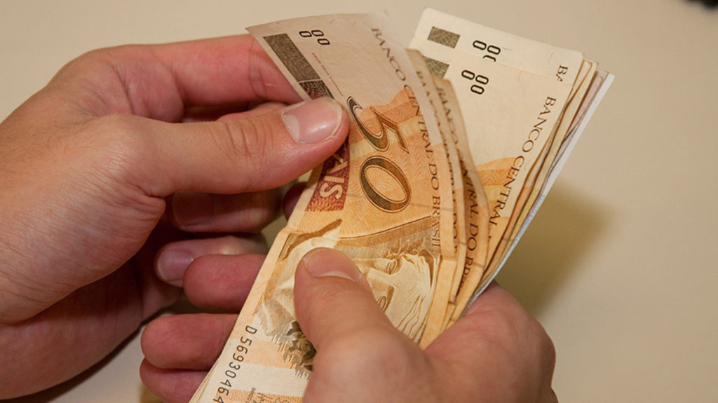 Novo salário mínimo tem aumento abaixo da inflação