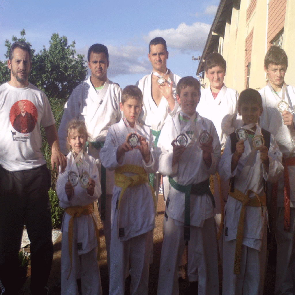 Karatê de Ouro sagra-se Campeão Estadual em várias categorias