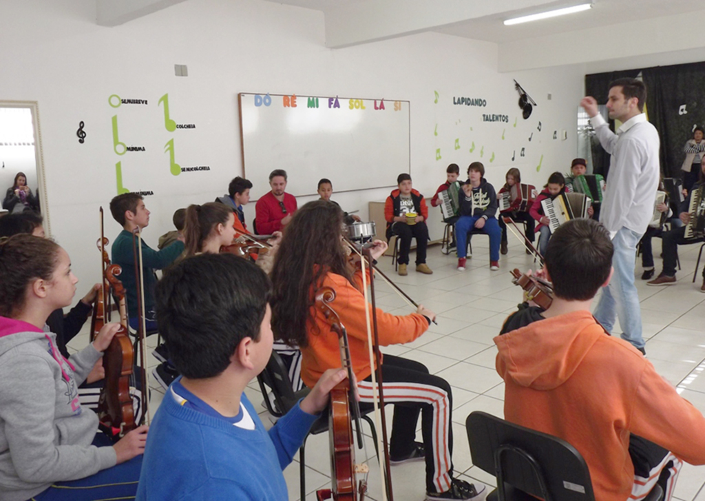 Empresas acionistas de BAESA e Enercan visitam projetos sociais