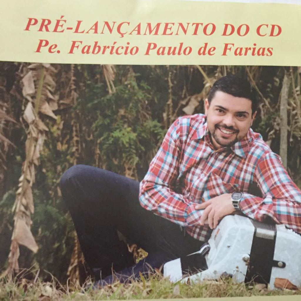 Padre Fabrício realizou o pré-lançamento de CD