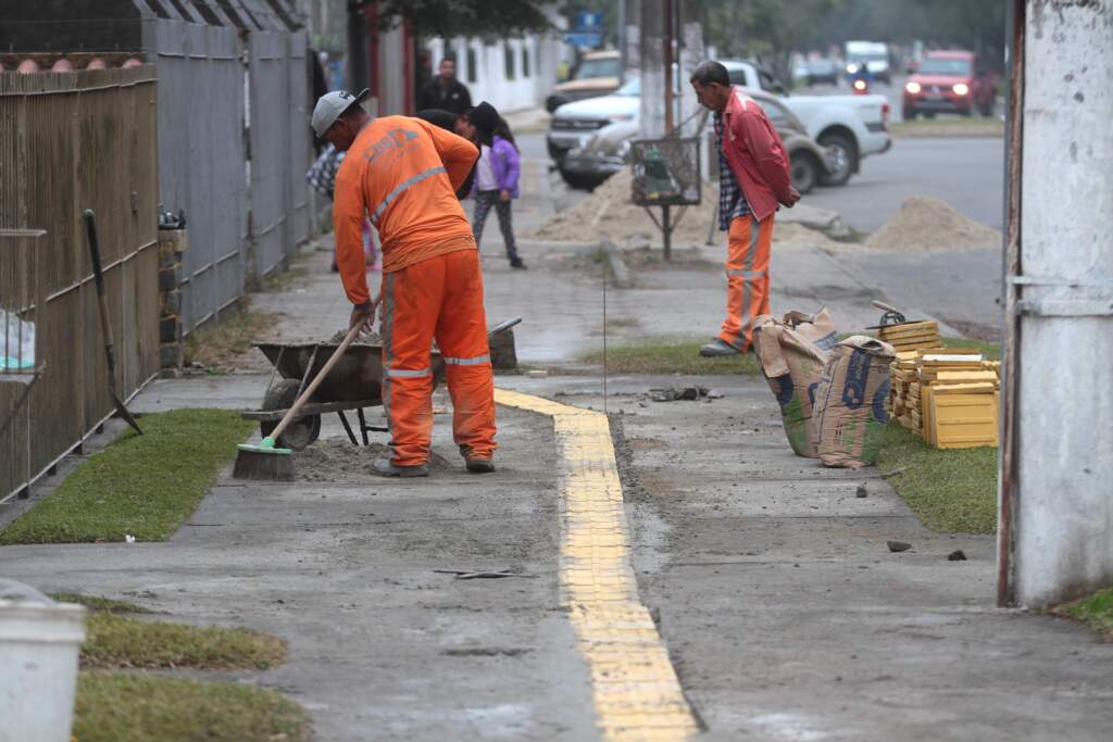 Mais prazos e mais recursos públicos para as avenidas