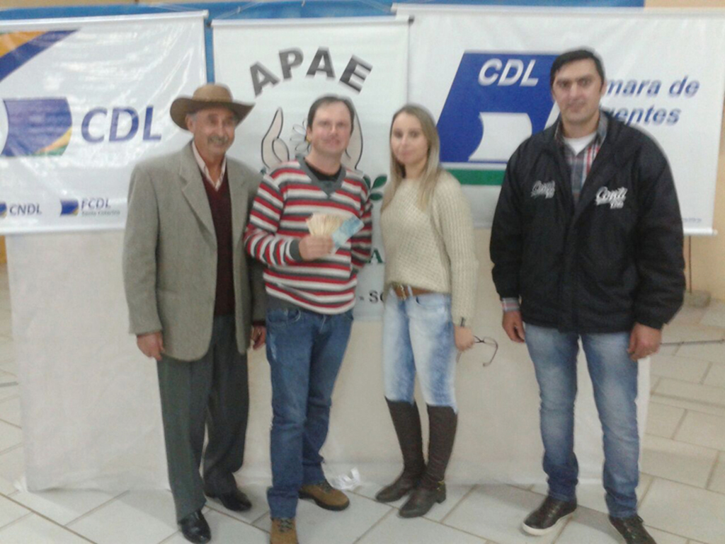 Bingo em prol da APAE foi sucesso em Abdon Batista