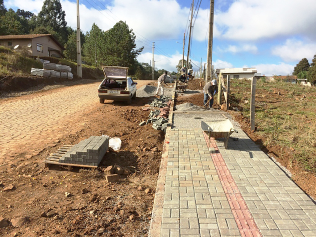 Obras de desenvolvimento urbano não param em Abdon Batista