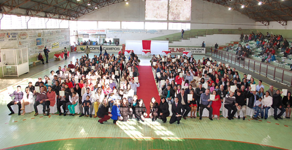 Casamento comunitário formalizou a união de 74 casais em Anita Garibaldi
