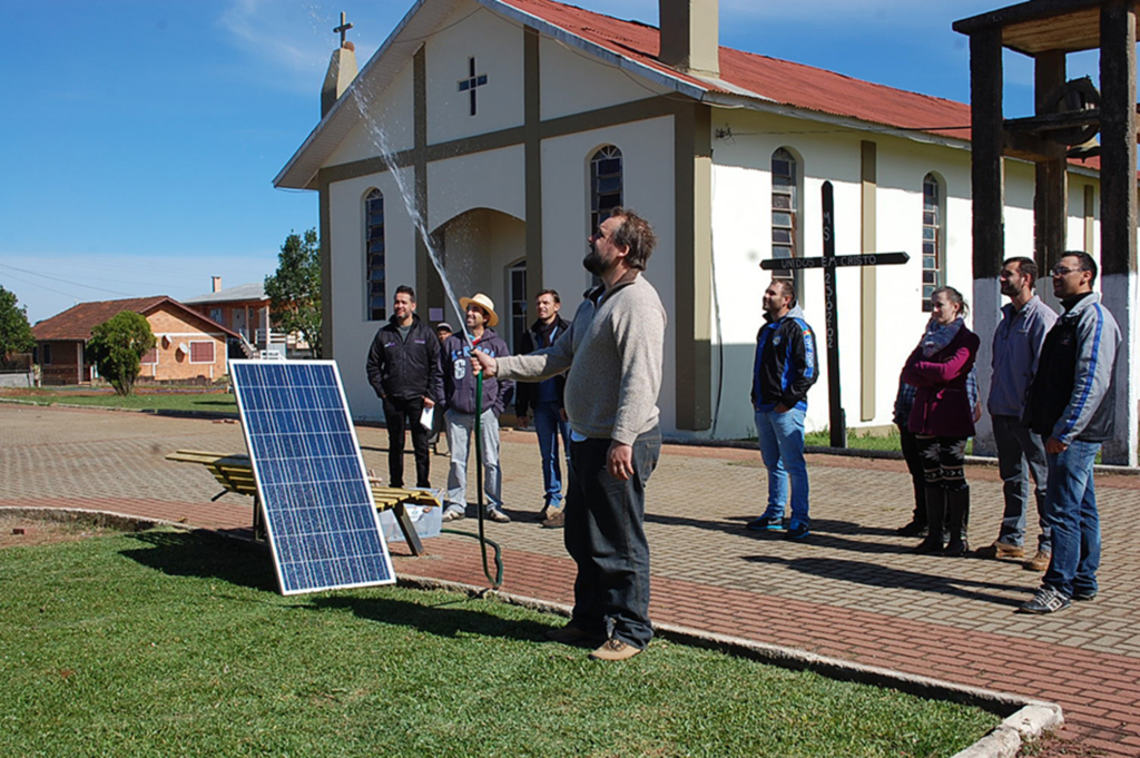 Curso visou repassar mais informações do sistema  de energia solar em Pinhal da Serra