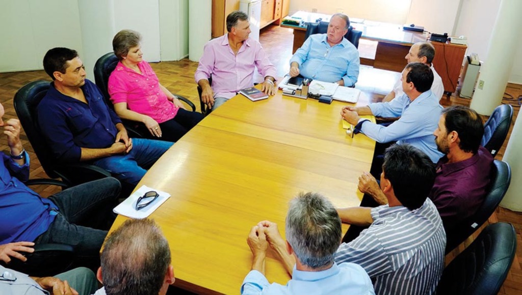 Presidente do DEINFRA sinaliza possibilidade de início do asfalto de Anita a Celso