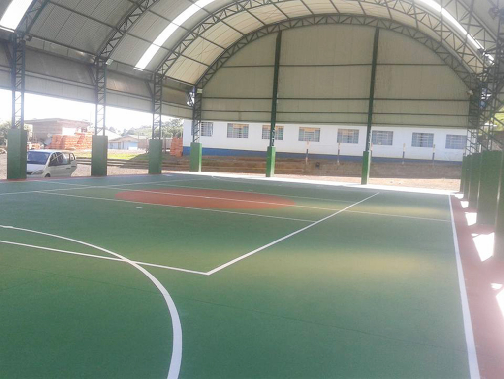 CME Capão Alto realiza melhorias na quadra de esportes da escola
