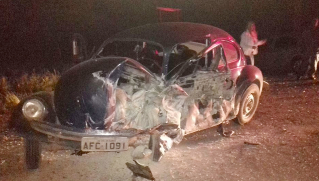  - No fusca com placas de Celso Ramos havia  cinco ocupantes