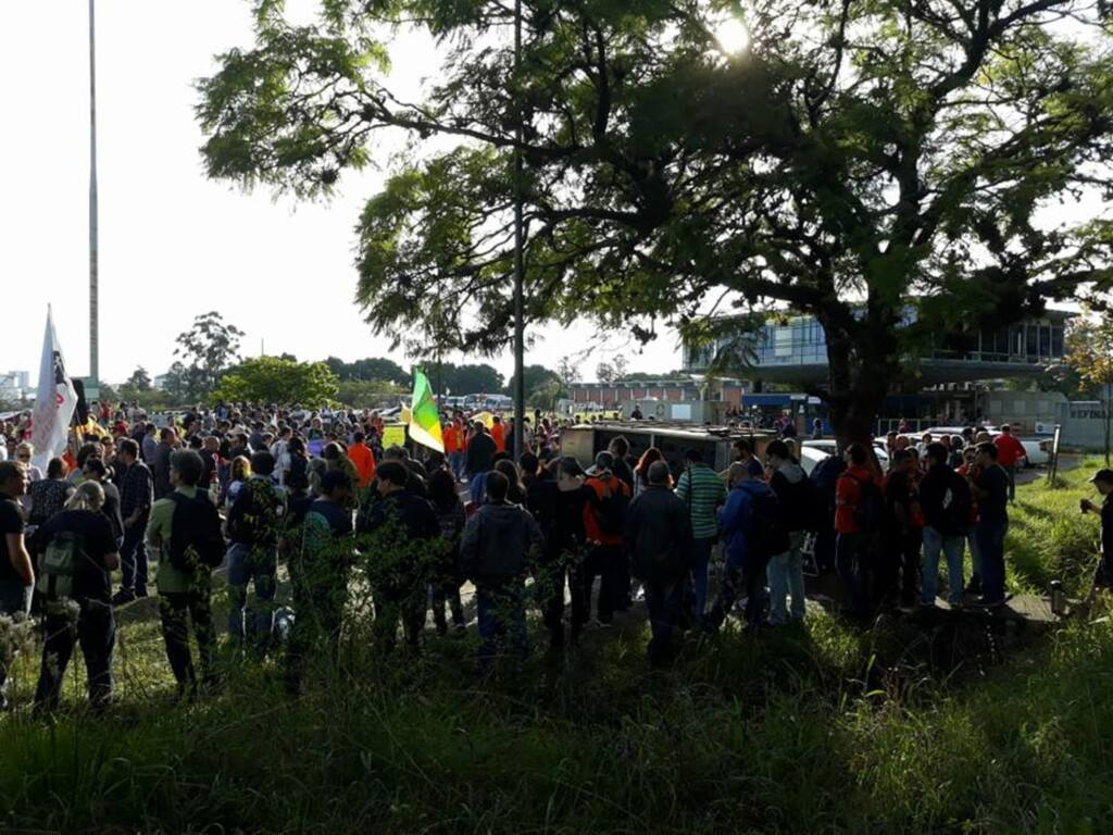 Petroleiros gaúchos suspendem greve