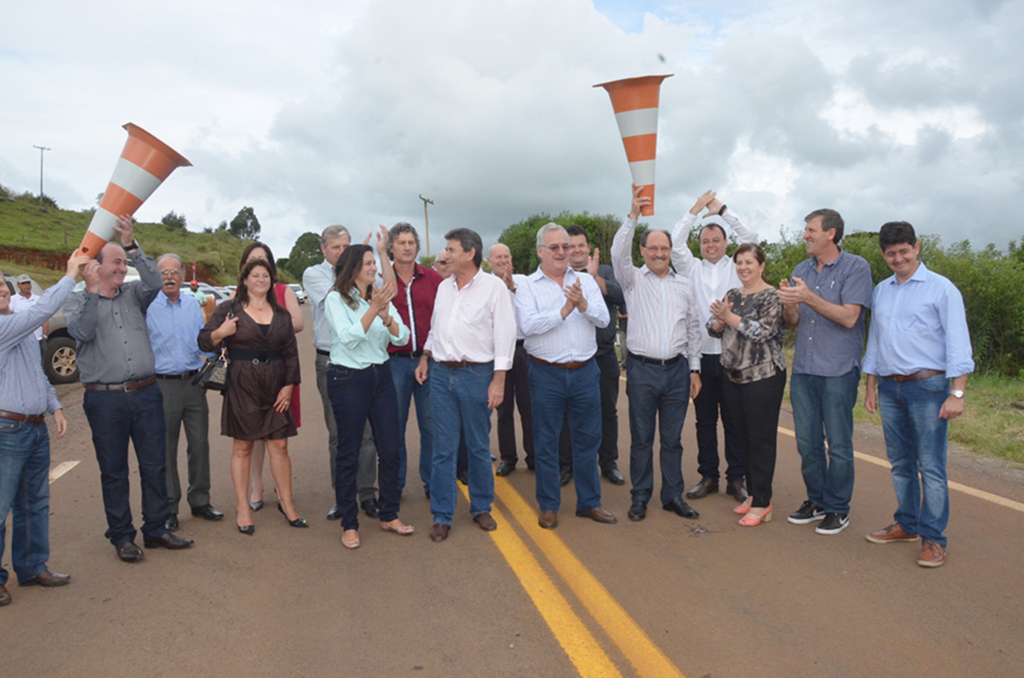 Governador José Ivo Sartori realizou a inauguração da pavimentação asfáltica da ERS-456 em Esmeralda