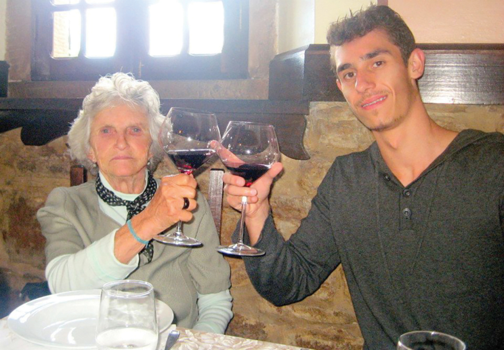  - Professor Gil ao lado da nona Claudia Maccari em Urussanga