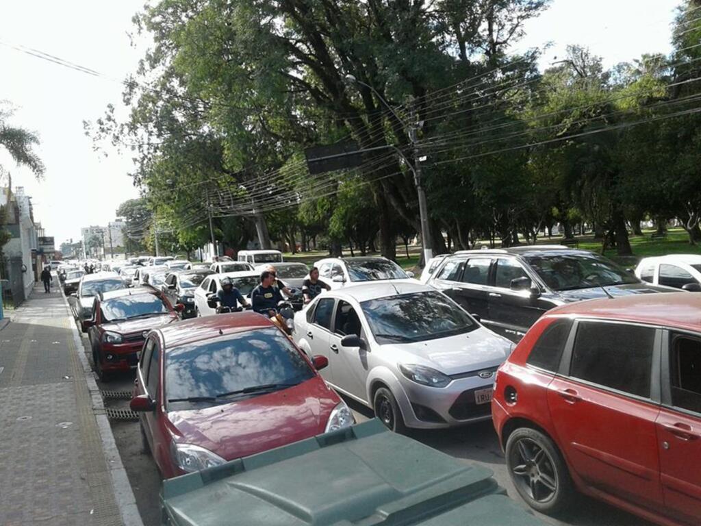 Escolta garante combustível para três postos em Pelotas