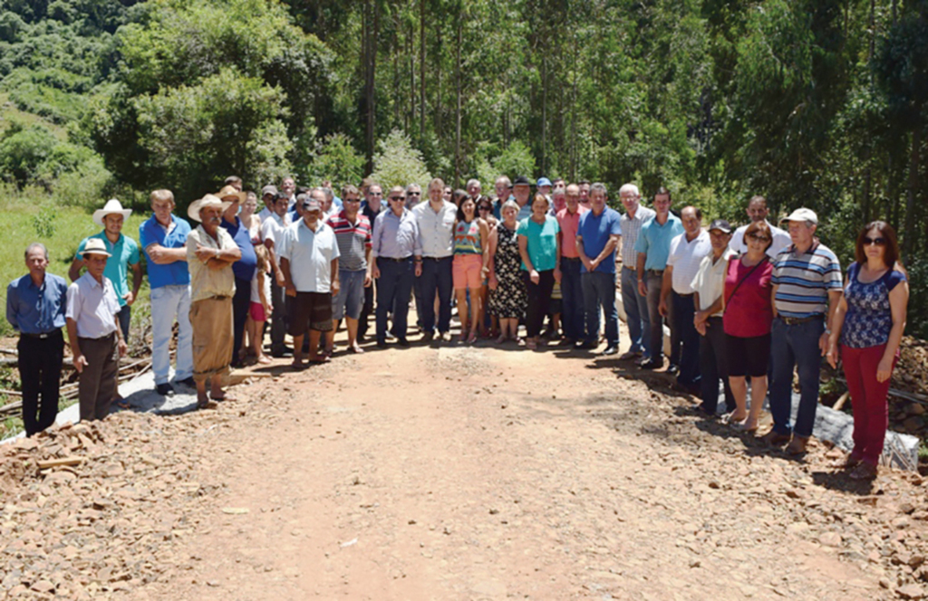 Ponte é inaugurada em  Abdon Batista