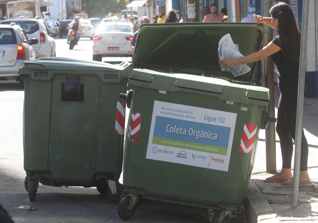 Sanep pede que moradores armazenem em casa resíduos recicláveis